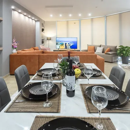 Lina's Luxury Apartment